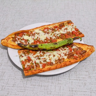 Kuşbaşılı Kaşarlı Pide görseli