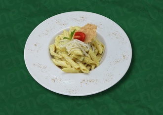 Köri Soslu Tavuklu Penne görseli
