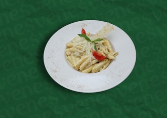 Tavuklu Fettucini Alfredo görseli