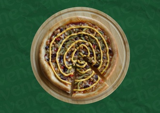 Cheddarlı Tavuklu Pizza görseli