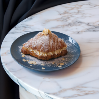 Pastacı Kremalı Kruvasan görseli