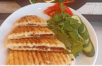 Salçalı Karışık Tost görseli