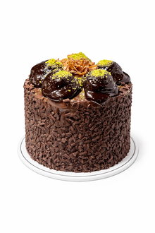 Bizbize Profiterollü Pasta görseli