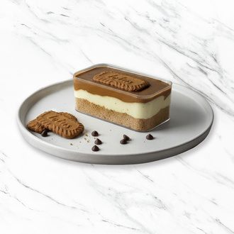 Lotus Bisküvili Magnolia, Lotus Kreması, Magnolia Kreması Ve Bisküvi Katmanlarıyla Hazırlanmış, Soğuk Servis Edilen Tek Porsiyonluk Bir Tatlı (~450 Kcal) görseli