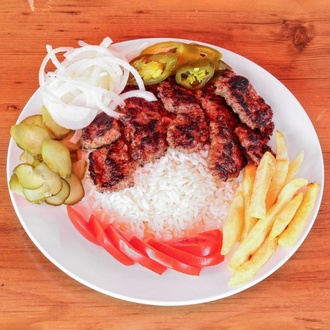 Pilav Üstü Köfte görseli