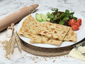 Dört Peynirli Gözleme görseli