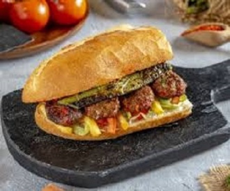 Yarım Ekmek Arası Izgara Köfte görseli