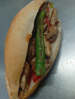 Tam Ekmek Arası Tavuk İncik görseli