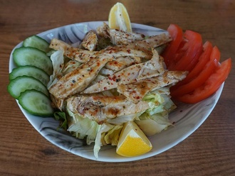 Tavuklu Salata görseli