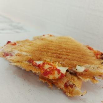 Kaşarlı Tost görseli