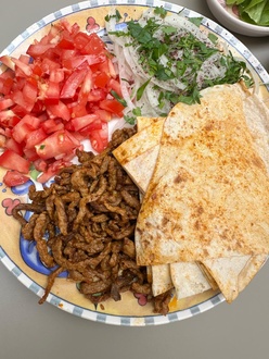 Tabakta Porsiyon Et Tantuni görseli