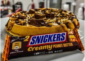 Snickers Waffle görseli