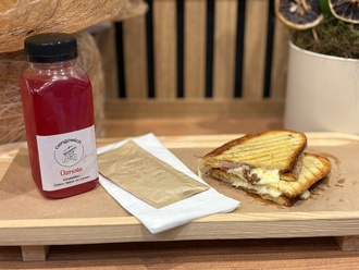 Kavurma Kaşar Tost görseli