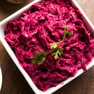 Süzme Yoğurtlu Mor Lahana Salatası görseli