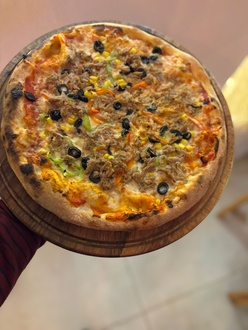 Ton Balıklı Pizza görseli