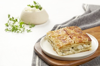 Adana Usulü Peynirli Su Böreği görseli