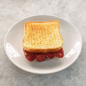 Sucuklu Tost görseli