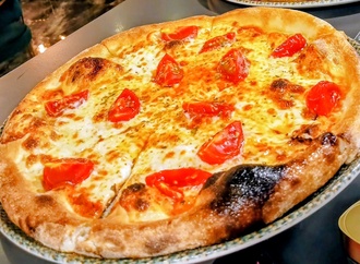 Margarita Pizza görseli