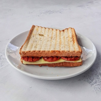 Sucuklu Kaşarlı Tost görseli