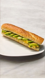 Avokadolu Yumurtalı Baget Sandviç görseli