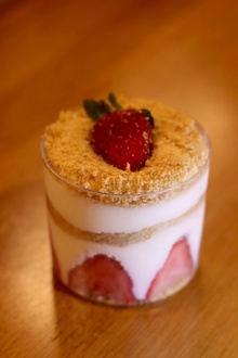 Çilekli Magnolia görseli