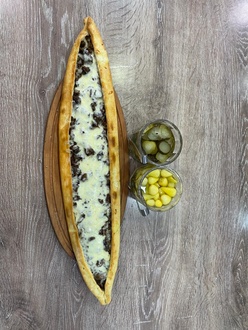 Kavurmalı Kaşarlı Pide görseli