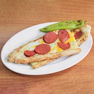 Sucuklu Kaşarlı Pide görseli