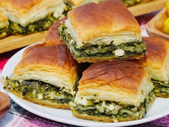 Milas Otlu Peynirli Börek görseli