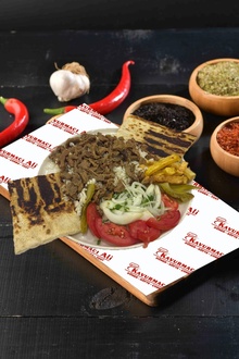 Menü 46 1,5 Porsiyon Pilav Üstü Kavurma Kola + Tatlı görseli