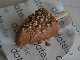 Sütlü Çi̇kolatali Sti̇ck Cheescake görseli