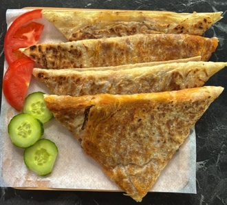 Patatesli Kaşarlı Sucuklu Gözleme görseli