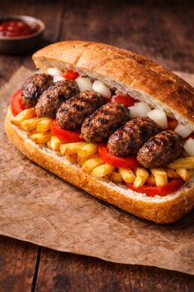 Tam Ekmek Arası Köfte görseli