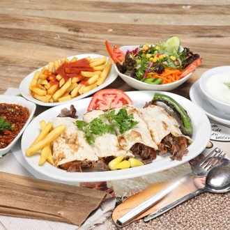 Soğanlı Kaşarlı Et Döner Dürüm görseli