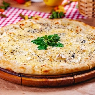 4 Peynirli Pizza görseli