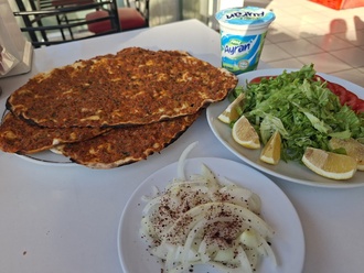 Fırsat Menü 3Lü Lahmacun+büyük Ayran görseli