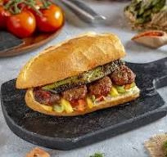 Yarım Ekmek Arası Köfte görseli
