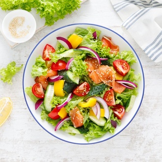 Insalata Con Salmone E Avocado görseli