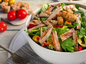 Izgara Tavuklu Salata görseli