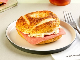 Jambonlu Ve Peynirli Simit Sandviç görseli