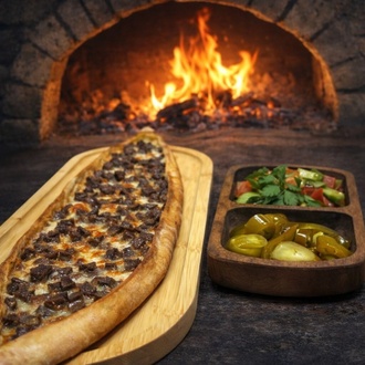 Kavurmalı Pide görseli