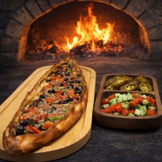 Ton Balıklı Pide görseli