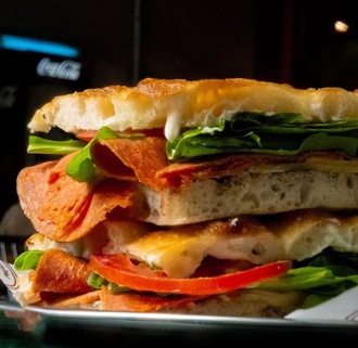 Focaccia İtalyan Salam Sandviç görseli