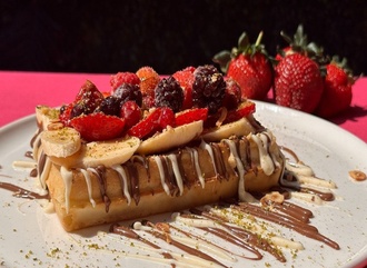 Orman Meyveli Waffle görseli