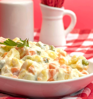 Rus Salatası görseli