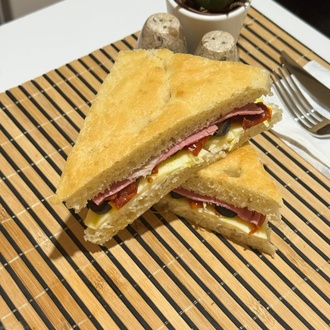 Dana Jambonlu Focaccia Sandviç görseli