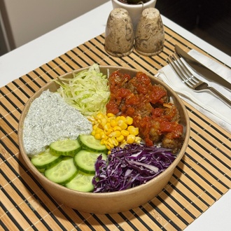 Domates Soslu Köfteli Bowl görseli