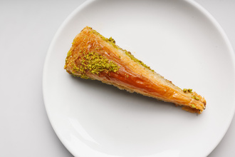 Fıstıklı Havuç Dilim Baklava (Dilim) görseli