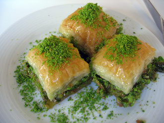 Fıstıklı Baklava (2 Kg) görseli