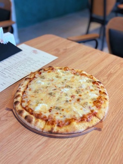 Dört Peynirli Pizza ( 26Cm ) görseli