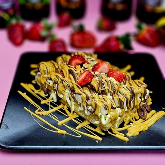 Karamel Çikolatalı Waffle görseli